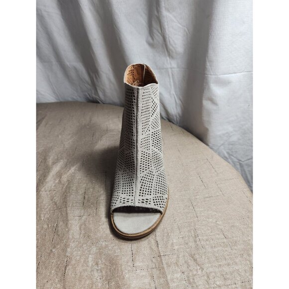 Lucky Brand Women's Size 8 M Cut Laser Leather Ankle Boots Booties (646) - Picture 6 of 8